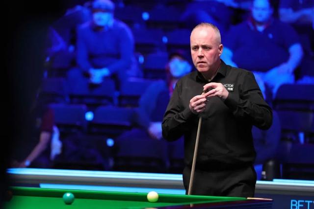 梦幻联动！齐达内晒与樊振东打乒乓球照片