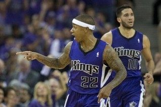 阿夫迪亚成50年来开拓者首位3场砍90+30+30球员