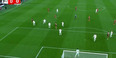 记者：多家豪门有意荷甲19岁中场斯密特，后者被标价2200万镑